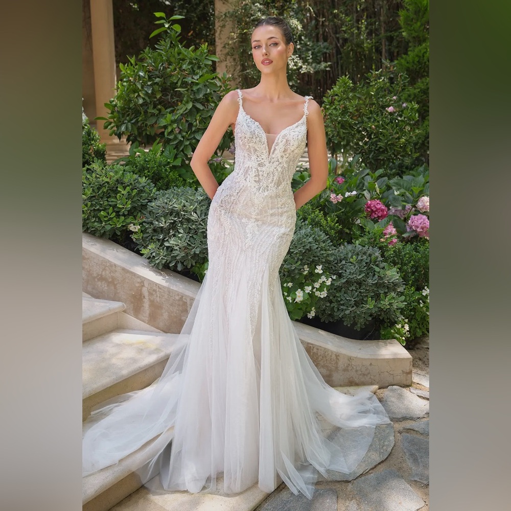Elegant White Lace Wedding Dress
